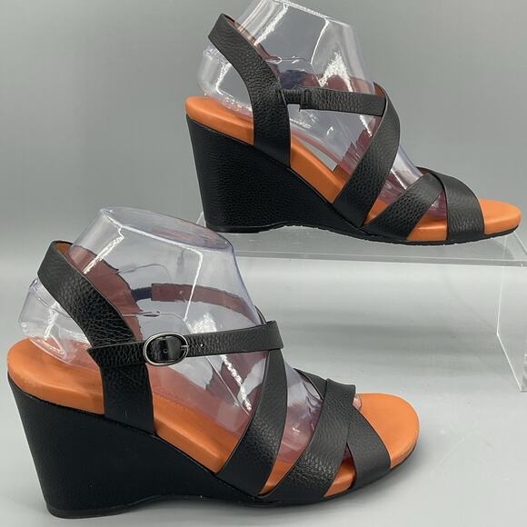 NEW Gentle Souls by Kenneth Cole Women’s Isla Wedge Black Size 8.5M - Picture 1 of 11